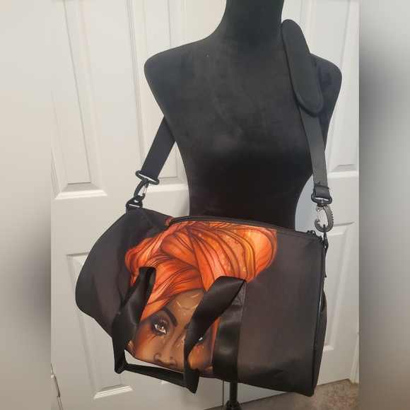 Beautiful African Print Multi-Use Duffle Bag - Picture 5 of 6